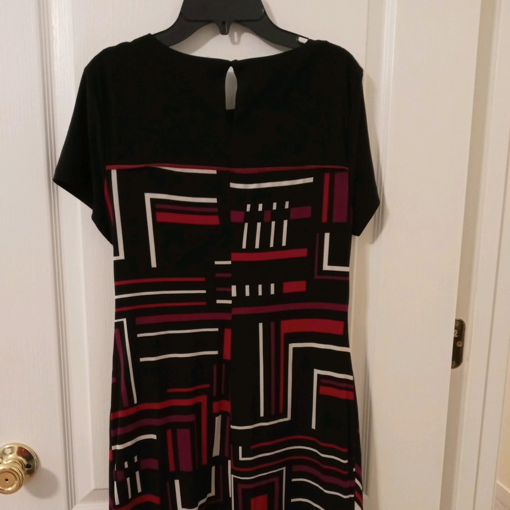 R & K Size M dress - Picture 5 of 8